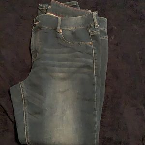 Maurices size 20 jegging. Like new.